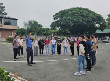 Hướng dẫn học viên học lái xe thầy Tiến